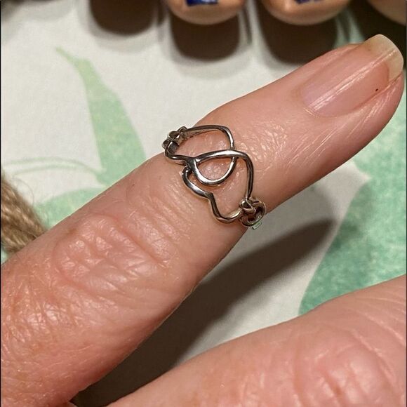Sterling Silver Hearts Toe Midi Ring Midi Ring - Picture 3 of 4